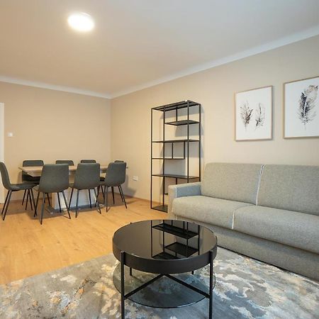 A 2-Bedroom Apartment With A King-Size Bed And A Balcony Is Located Just A 15-Minute Walk From Stephansplatz. 维也纳 外观 照片