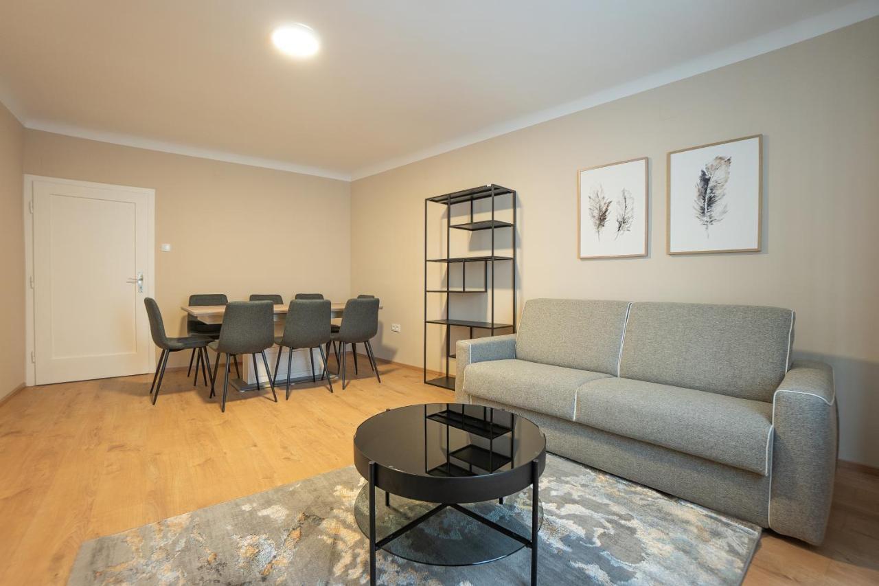 A 2-Bedroom Apartment With A King-Size Bed And A Balcony Is Located Just A 15-Minute Walk From Stephansplatz. 维也纳 外观 照片