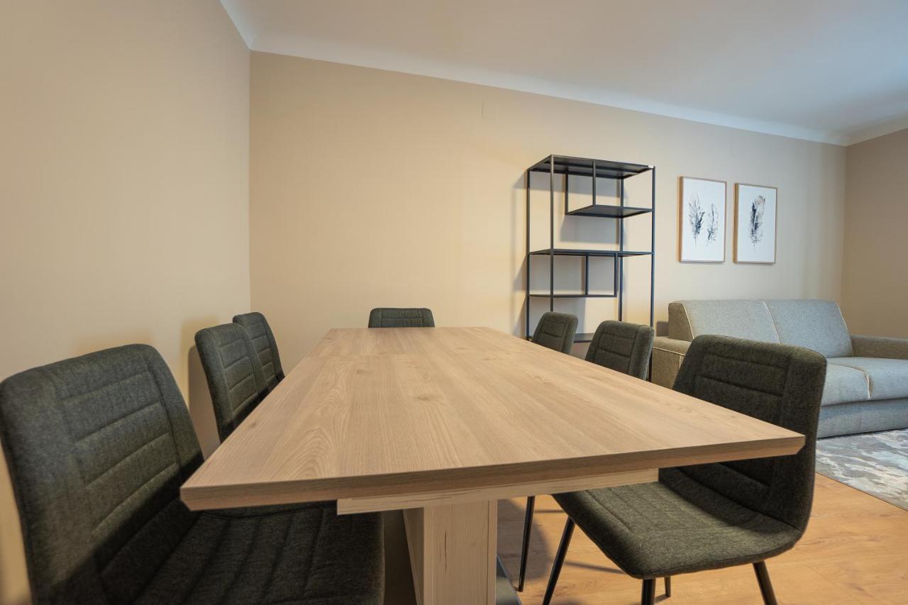 A 2-Bedroom Apartment With A King-Size Bed And A Balcony Is Located Just A 15-Minute Walk From Stephansplatz. 维也纳 外观 照片