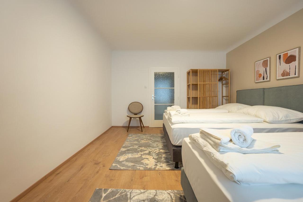 A 2-Bedroom Apartment With A King-Size Bed And A Balcony Is Located Just A 15-Minute Walk From Stephansplatz. 维也纳 外观 照片