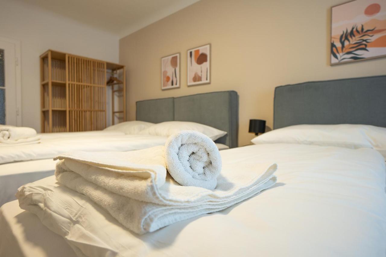 A 2-Bedroom Apartment With A King-Size Bed And A Balcony Is Located Just A 15-Minute Walk From Stephansplatz. 维也纳 外观 照片