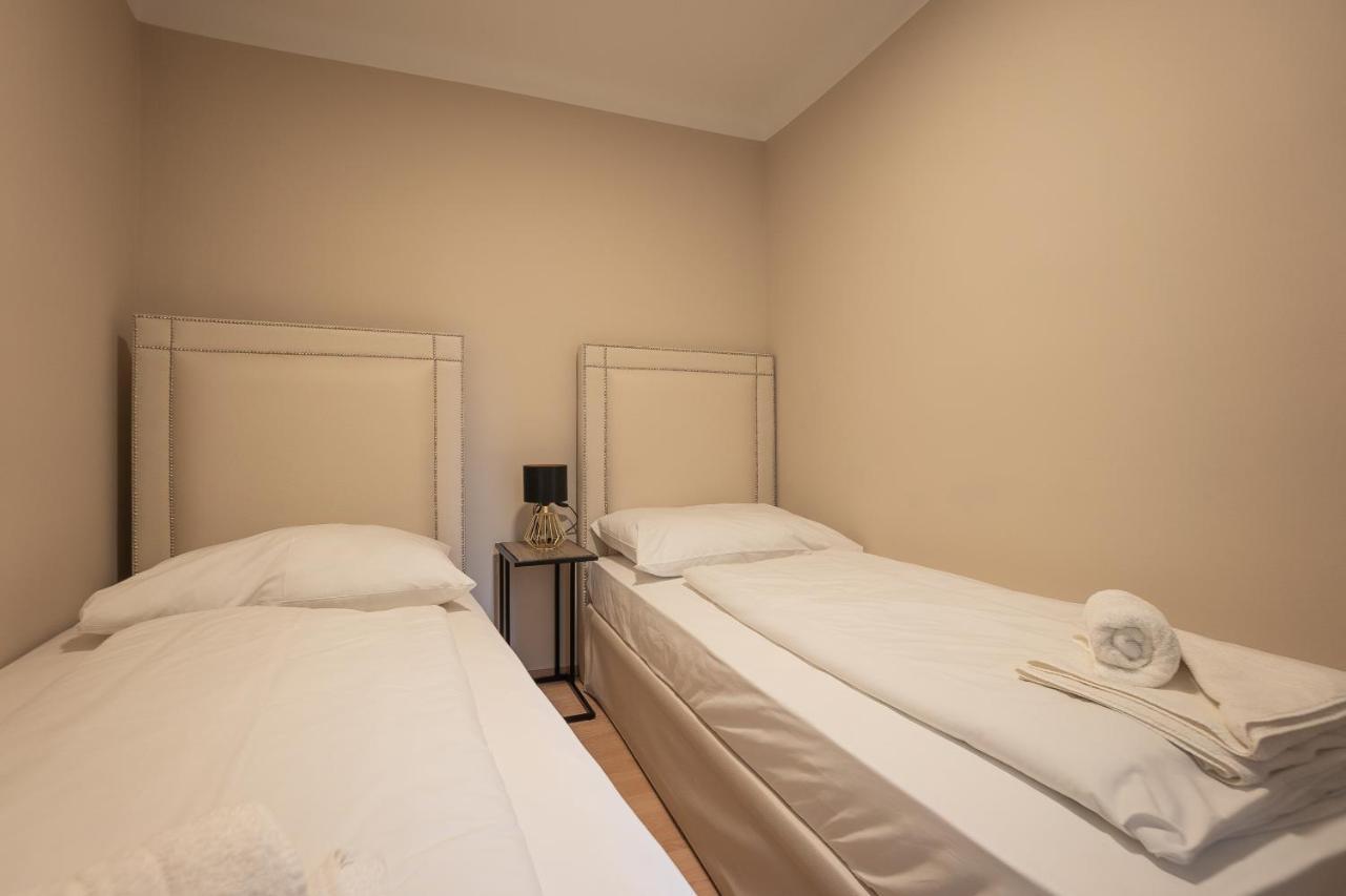 A 2-Bedroom Apartment With A King-Size Bed And A Balcony Is Located Just A 15-Minute Walk From Stephansplatz. 维也纳 外观 照片