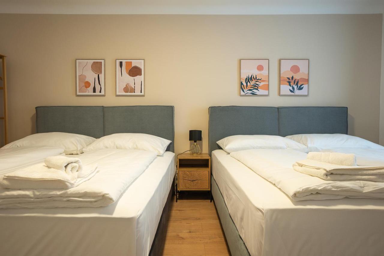 A 2-Bedroom Apartment With A King-Size Bed And A Balcony Is Located Just A 15-Minute Walk From Stephansplatz. 维也纳 外观 照片