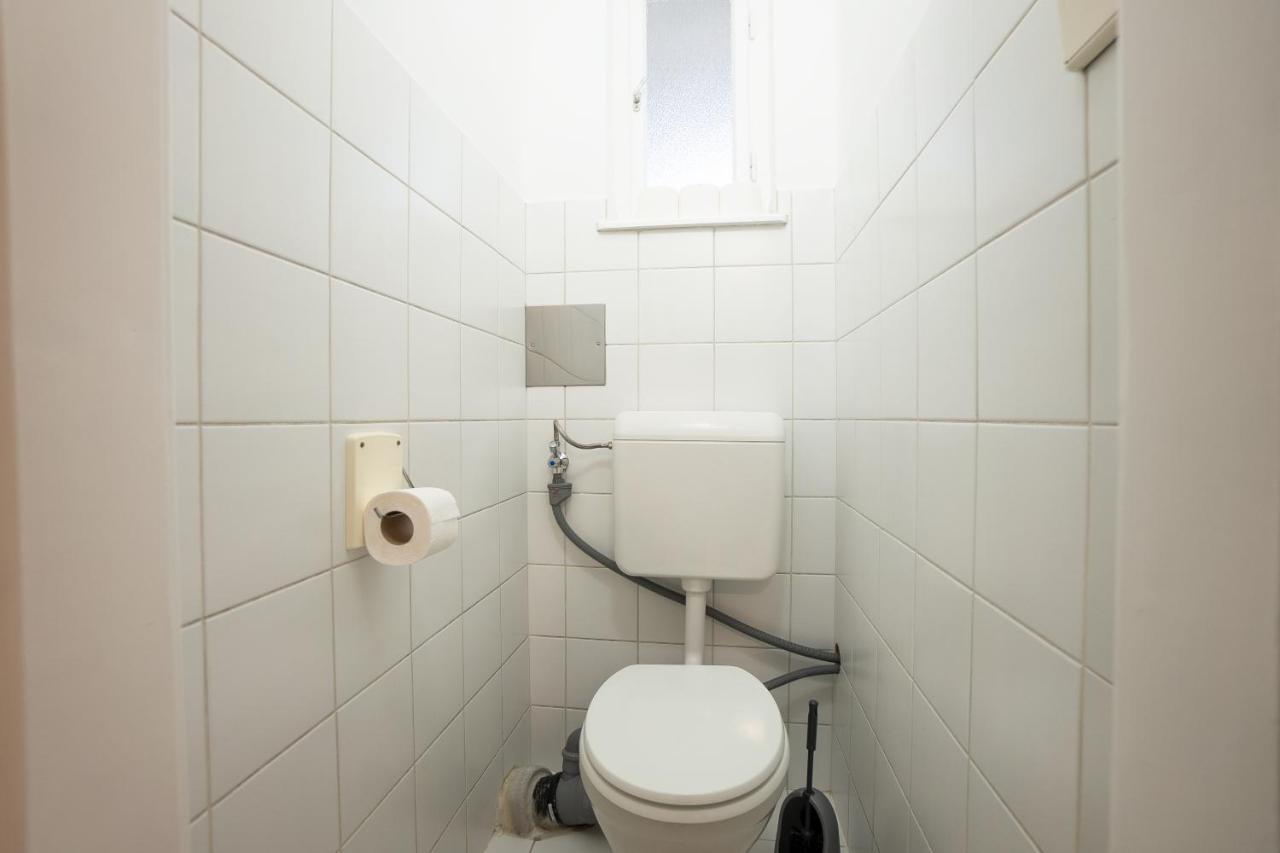 A 2-Bedroom Apartment With A King-Size Bed And A Balcony Is Located Just A 15-Minute Walk From Stephansplatz. 维也纳 外观 照片