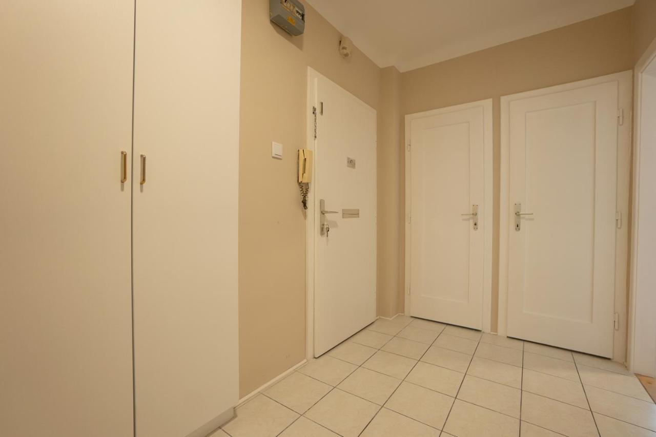 A 2-Bedroom Apartment With A King-Size Bed And A Balcony Is Located Just A 15-Minute Walk From Stephansplatz. 维也纳 外观 照片